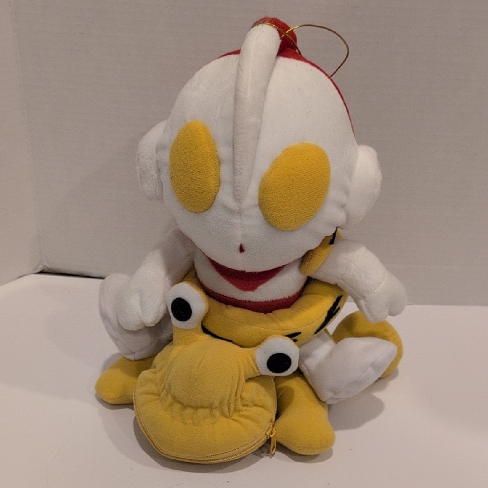 Rare Vintage Ultraman Plush 1999 Banpresto